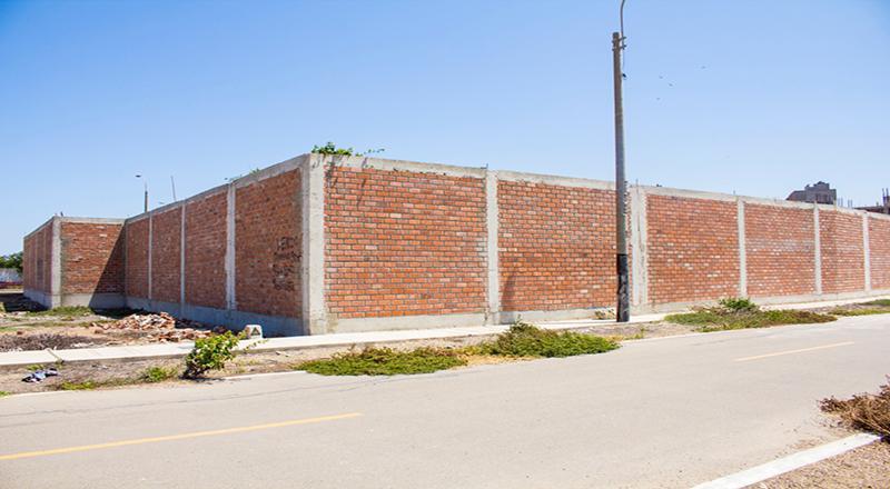 VENTA DE AMPLIO TERRENO EN URB. LOS NOGALES